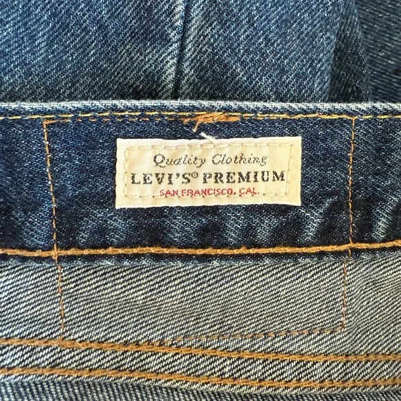 Levi's Relaxed Fit Blue Jeans size 34 - Picture 5 of 7